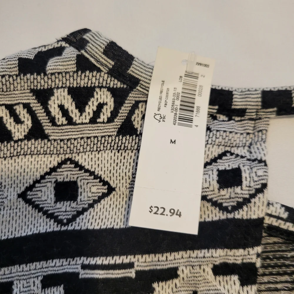 Old Navy Black & Cream Tribal Print Sleeveless Tank - Picture 5 of 9